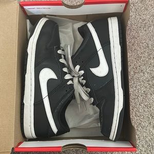Nike dunk low reverse panda